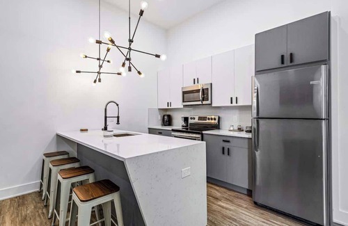 Delair Apartment | 13 Luxury FREE Private Parking - 1st flr