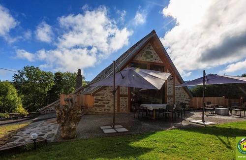 Orcival House | 130 m² Gîte ∙ 4 bedrooms ∙ 8 guests
