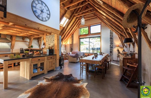 Orcival House | 130 m² Gîte ∙ 4 bedrooms ∙ 8 guests