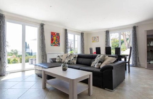 Le Rouret House | 130 m² House ∙ 3 bedrooms ∙ 6 guests