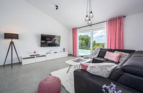 Orihi House | 130 m² House ∙ 4 bedrooms ∙ 9 guests