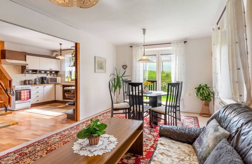 Cerveny Kostelec House | 130 m² House ∙ 1 bedroom ∙ 6 guests