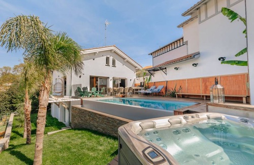 Biarritz Villa | 130 m² Villa ∙ 4 bedrooms ∙ 8 guests