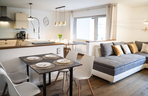 Rosenheim Apartment | 130m2 Loft - Private roof terrace/Netflix/coffee/bathtub/free parking