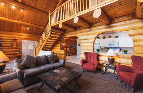 Jasper East Cabin | #131 Three Bedroom Chalet