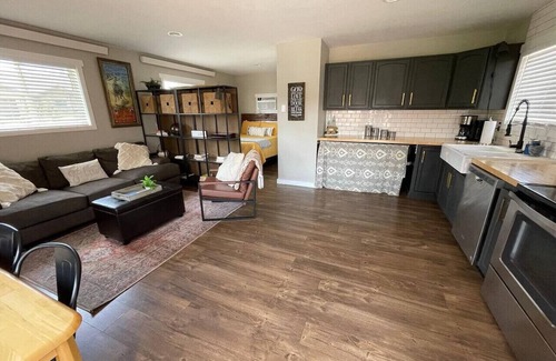 Spearfish House | 1315 N 5th St #2 · Downtown Modern-Farmhouse Studio