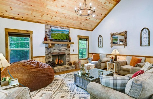 Morganton Cabin | 134 m² Cabin ∙ 2 bedrooms ∙ 4 guests