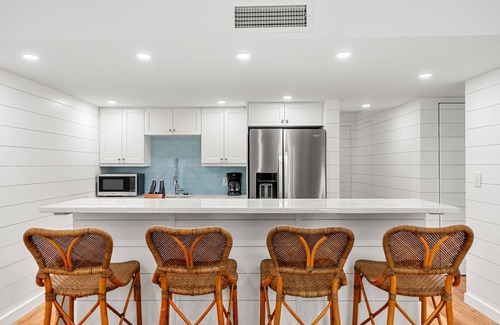 West Beach Village Condo | 1351 Fairway Oaks: Renovated 2BR, Near Beach & Golf, Beach Gear/Bike Credit