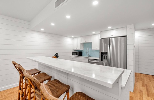 West Beach Village Condo | 1351 Fairway Oaks: Renovated 2BR, Near Beach & Golf, Beach Gear/Bike Credit
