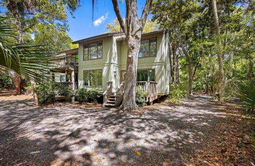 West Beach Village House | 1358 Fairway Oaks