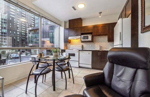 Quartier des Spectacles Apartment | #137 Beautiful studio in Downtown