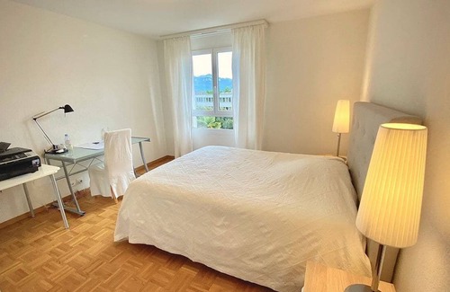 Lausanne Apartment | 139 * Close to the lake and very spacious 3 bedroom