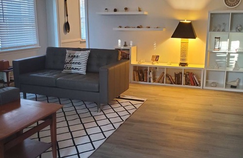 Detroit House | 139 m² House ∙ 3 bedrooms ∙ 5 guests