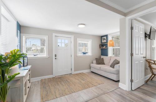 Bid-a-wee Beach House | 13900 Millcole Ave - Beachy Bungalow - Sleeps 10