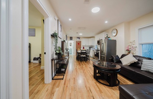 Milton Apartment | 14-2 5BR - Milton Spacious Home near Blue Hills
