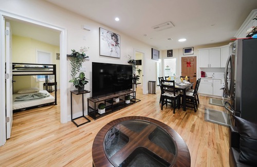 Milton Apartment | 14-2 5BR - Milton Spacious Home near Blue Hills