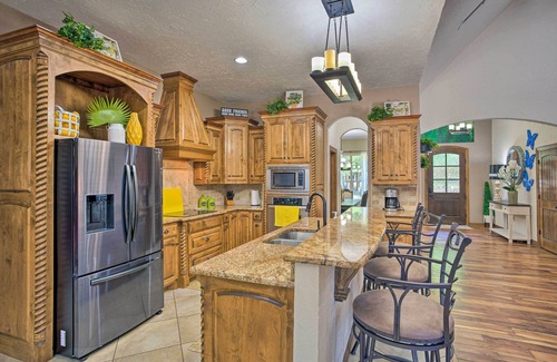 Elmo House | 14-Acre Terrell Ranch Escape w/Pool & Fire Pit!