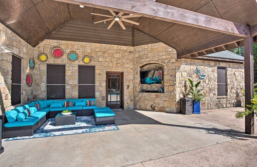 Elmo House | 14-Acre Terrell Ranch Escape w/Pool & Fire Pit!