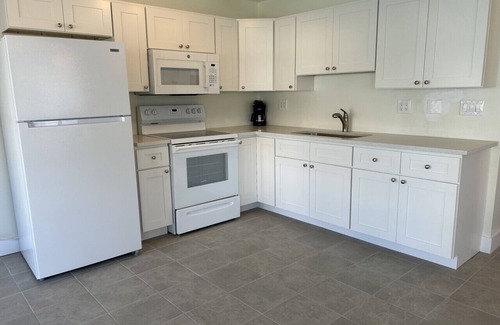 Bay Esplanade Apartment | 14 · Bay 2 Bedroom Apartment with Water View 14