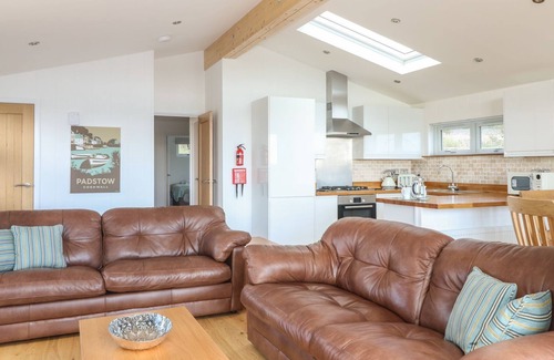 Dobwalls Cottage | 14 FARAWAY FIELDS, family friendly, with hot tub in Dobwalls
