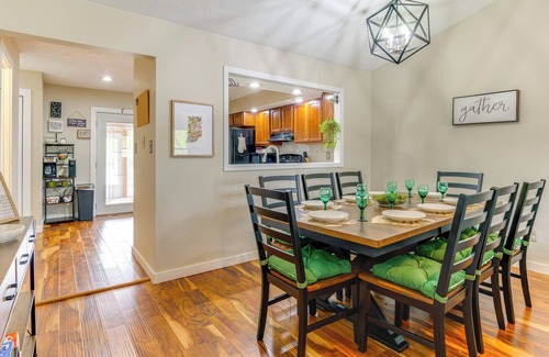 Greenwood House | 14 Mi to Dtwn Indy: Family Gem w/Yard