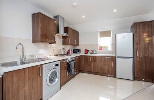 Grove Apartment | 14 Nevis Court - 2 bedroom apartment