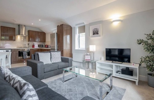 Grove Apartment | 14 Nevis Court - 2 bedroom apartment