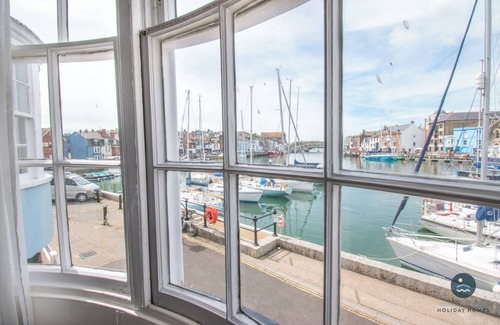 Weymouth House | 14 Nothe Parade - Waterfront Holiday Cottage