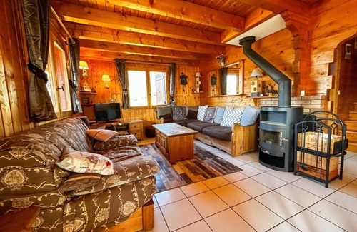 Bernex Ski Chalet | 140 m² Chalet ∙ 5 bedrooms ∙ 16 guests