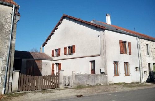 Celles-en-Bassigny House | 140 m² House ∙ 3 bedrooms ∙ 10 guests