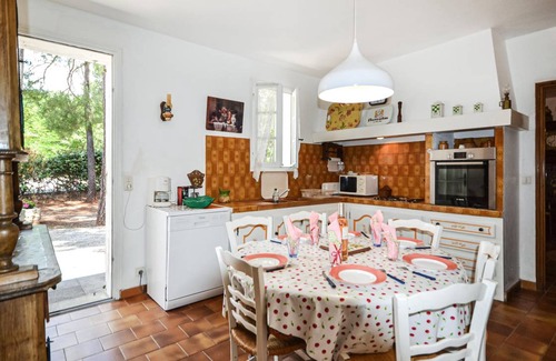 Roussillon House | 140 m² House ∙ 2 bedrooms ∙ 5 guests