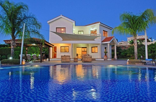 Pano Arodhes Villa | 140 m² Villa ∙ 4 bedrooms ∙ 8 guests