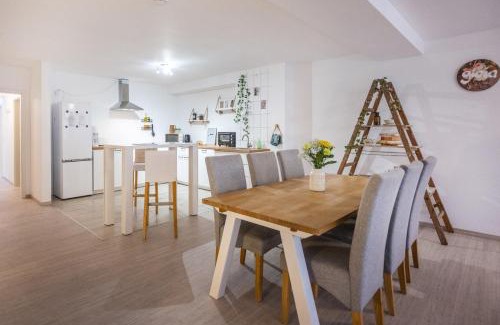 Altstadt Apartment | 140qm 3BR apartment - central, cozy and stylish
