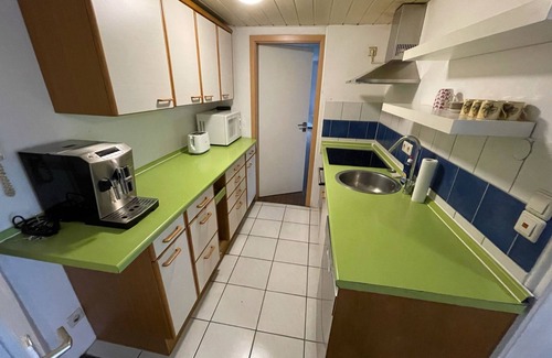 Engen Apartment | 140sqm apartment -3 bedrooms kitchen bathroom, WLAN, parking lot, up to 7 persons