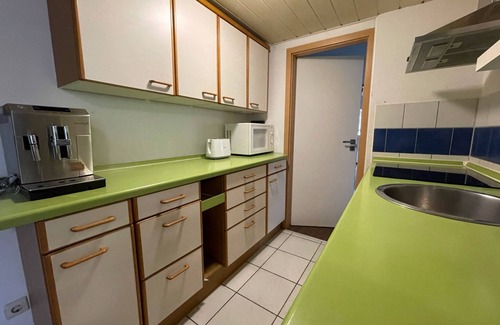 Engen Apartment | 140sqm apartment -3 bedrooms kitchen bathroom, WLAN, parking lot, up to 7 persons