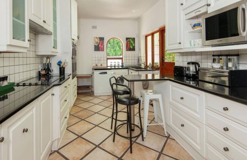 Voelklip House | 142 on 10th | Relaxed Family Living Steps from Voëlklip Beach