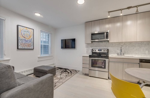 West End Apartment | 1425 Haro-Studio-Pet Friendly - Downtown Vancouver