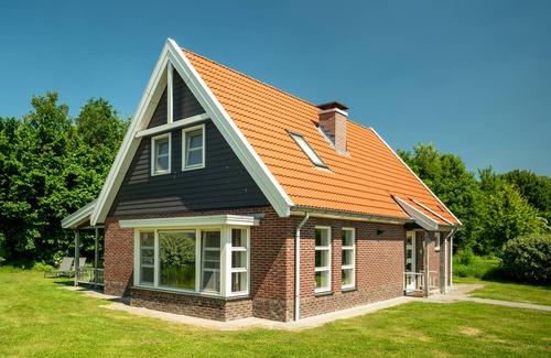 Biddinghuizen Villa | 143 m² Villa ∙ 4 bedrooms ∙ 8 guests