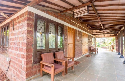 Ganpatipule Resort | 149 m² Resort ∙ 3 bedrooms ∙ 10 guests