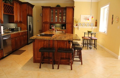 Bahama Reef House | 14ft Centre consul boat and car included Waterfront property with pool.