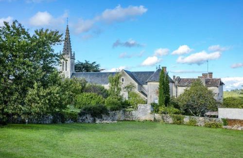 Pressigny Bed & Breakfast | 14th Century Priory in Pressigny