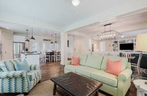 North Forest Beach House | 15 Flamingo Street - 6 Bedroom, Steps to the beach