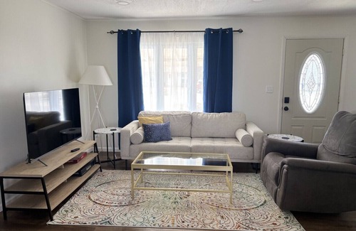 Lafayette House | 15 min to Purdue w/fenced yard