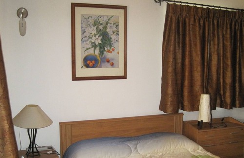 Betalbatim House | 15 min walk to beach, swim pool in season, beautiful garden, cook on request