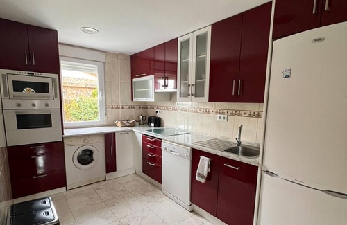 Colmenar de Oreja Villa | 15 minutes from Warner! Ideal house for families with pool and fireplace