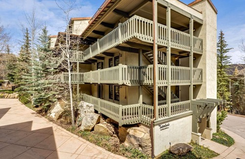 Snowmass Village Condo | 15% Off for Fall Savings! Stay 3 Nights Now thru Nov 19