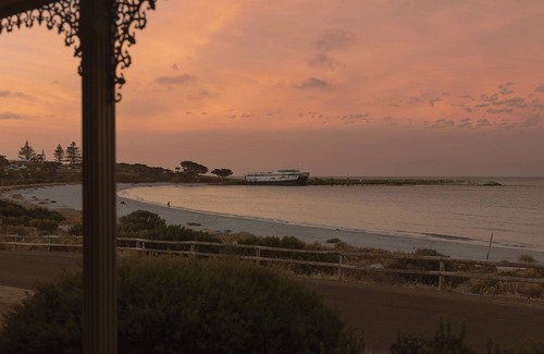 Penneshaw House | 15% Off Weekly | Ocean-View | Dolphin Bay Cottage