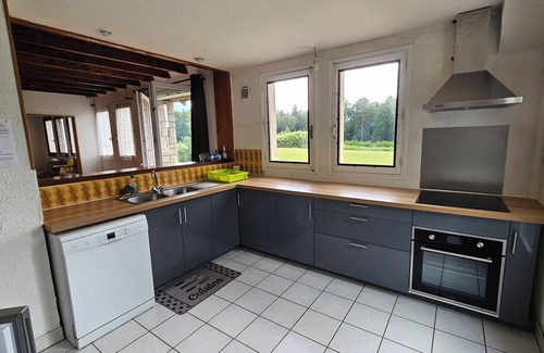Eyrein Cottage | 15-person gîte in Corrèze: 20 private hectares with forest, pond and river