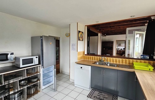 Eyrein Cottage | 15-person gîte in Corrèze: 20 private hectares with forest, pond and river