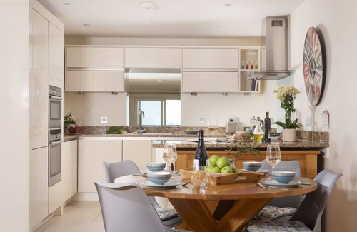 Carbis Bay Apartment | 15 The Sands - an apartment that sleeps 4 guests in 2 bedrooms